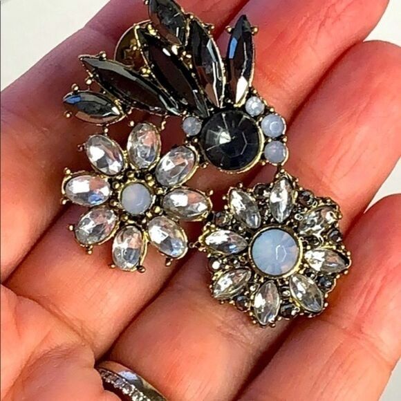 Vintage Floral Rhinestone Brooch - Picture 2 of 7